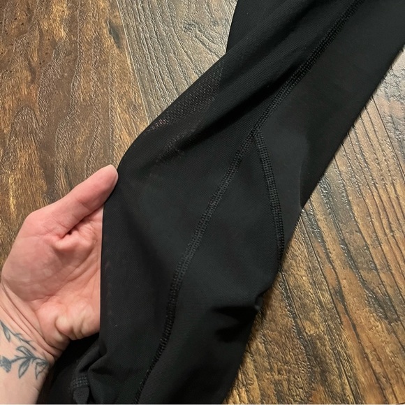 Lululemon Leggings/Pants Mesh Back Black Size 8 - Picture 5 of 8